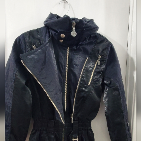 ‼️last chance. black ski suit. Women's size 4. Brand Descent. - Picture 4 of 16